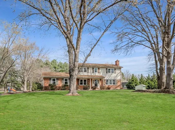 4 Phoenix Dr, Bear, DE 19701