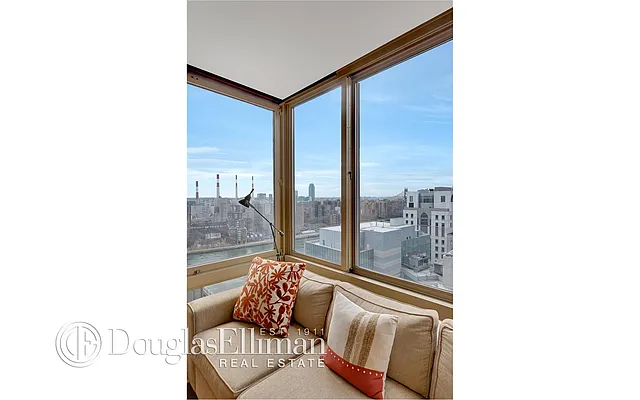 Sold by Douglas Elliman | media 18