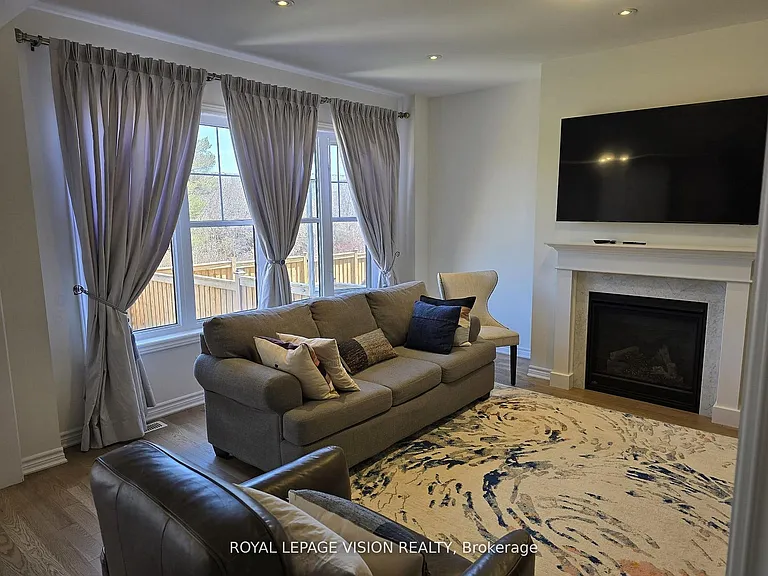 33 Bremner St — Photo 7