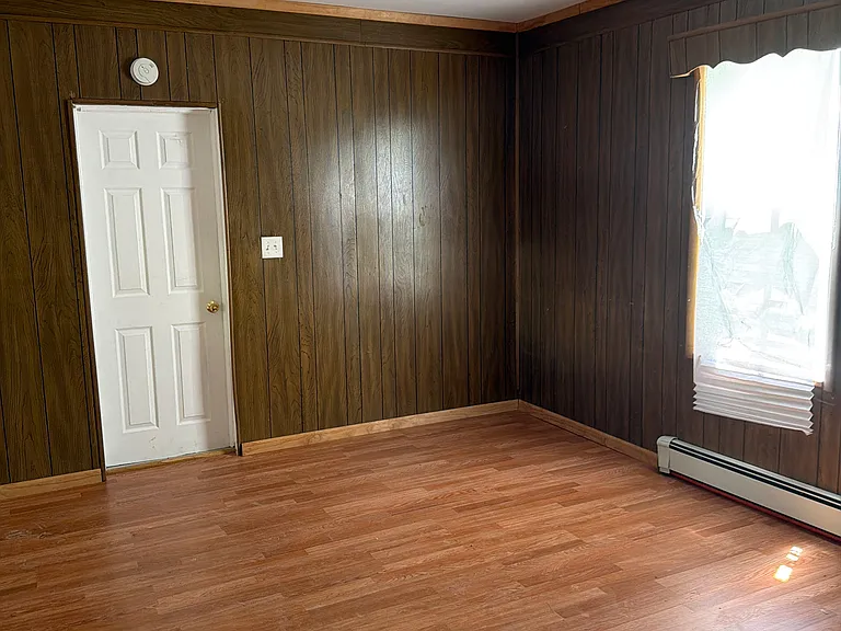 8 Avenue A — Photo 9