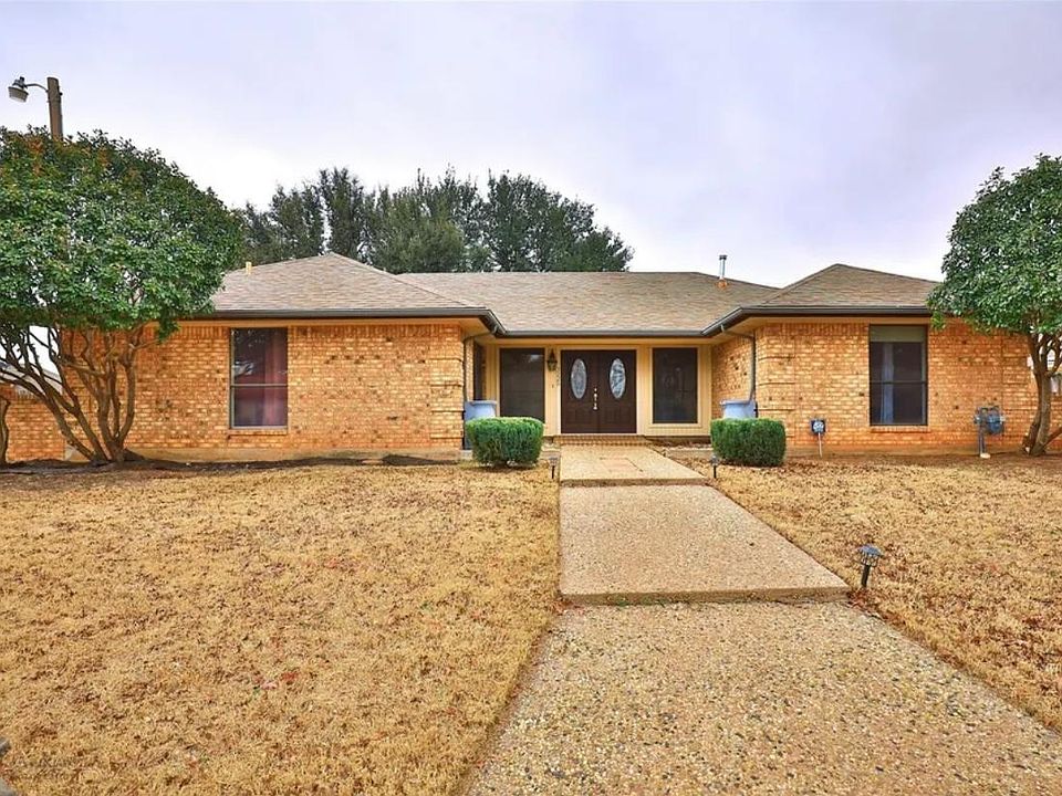 1st image of 3225 Woodlake Dr