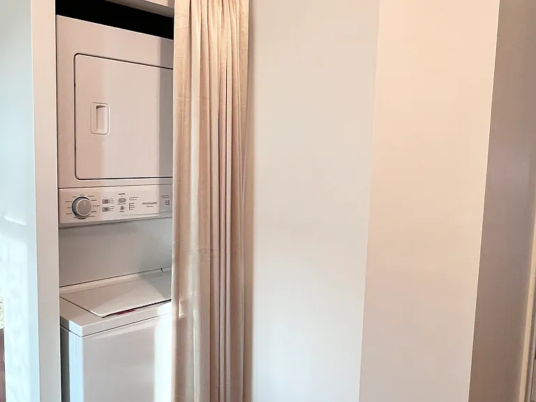 948 N Hoyne Ave #3 — Photo 11