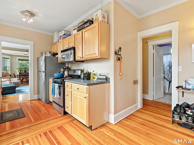 253 W Elm St #2 — Photo 2