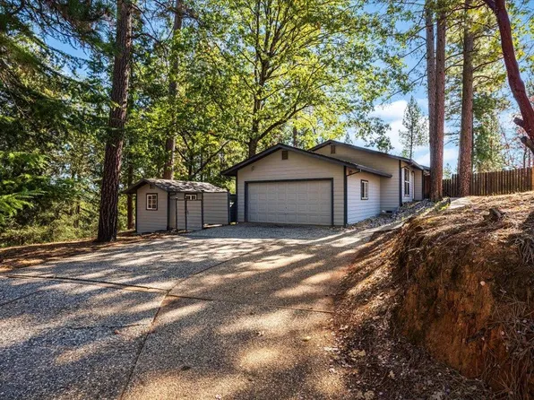 15725 Carrie Dr, Grass Valley, CA 95949