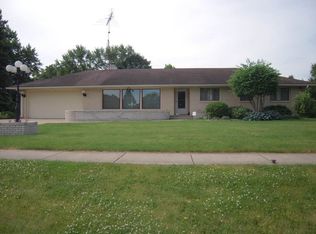 4041 Alpine Ct, Rockford, IL 61107
