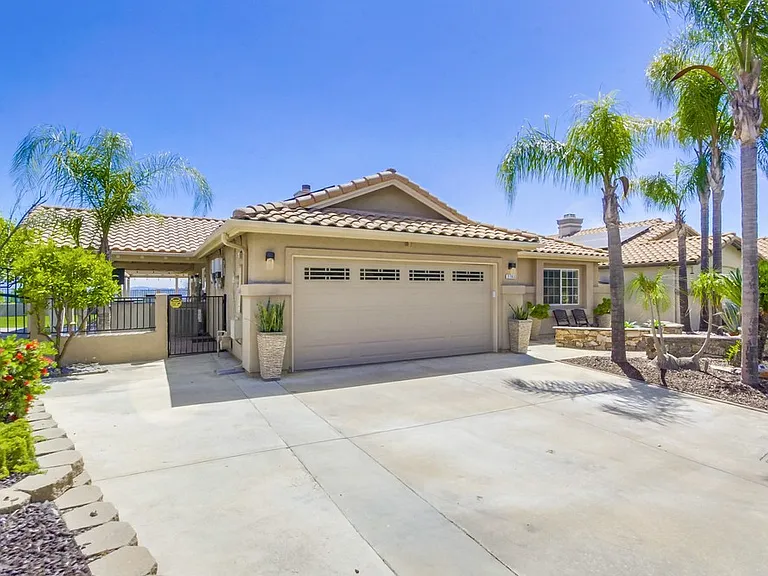 2703 Lobelia Rd — Photo 6