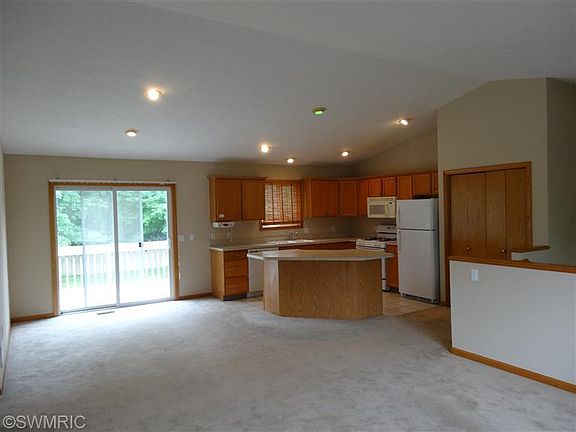 2nd image of 4160 Savannah Ct SW