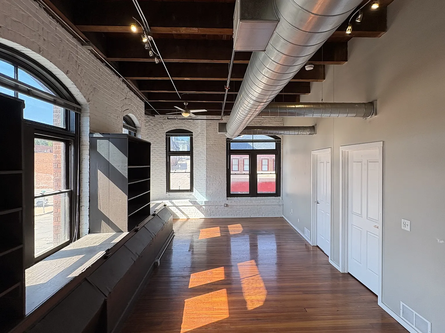 Blaul Lofts - 215 — Photo 2