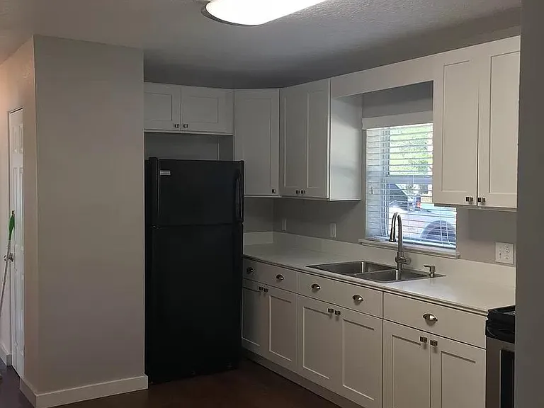 7818 Empire Ave — Photo 5