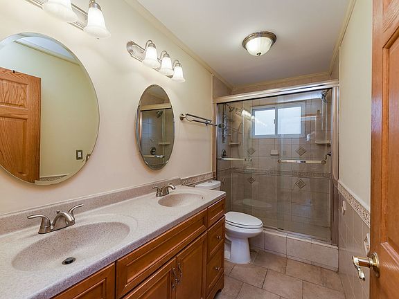 4th image of 126 Shadywood Ln