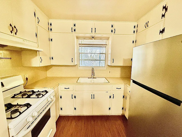 2411 S 5th St #4 — Photo 2