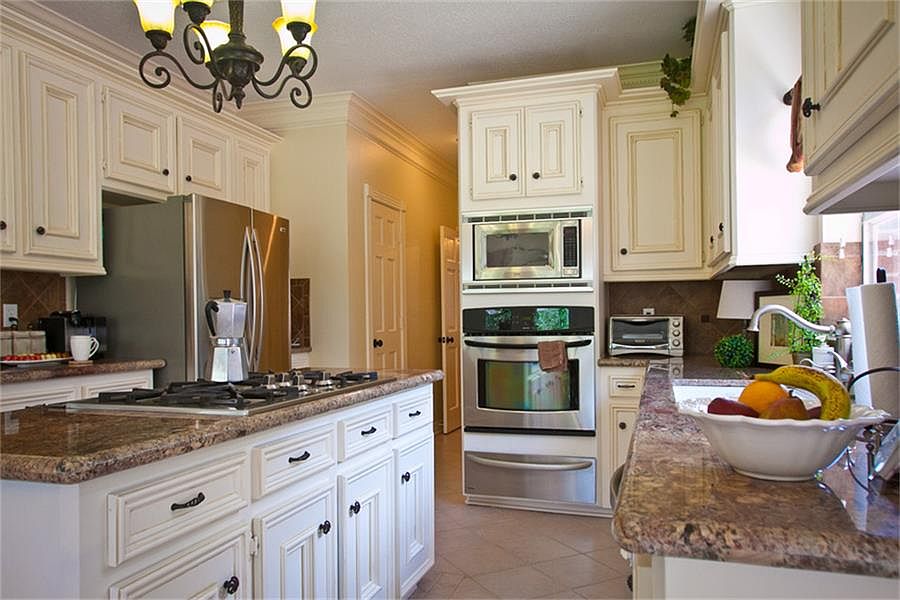 1st image of 2122 Walnut Grove Ln
