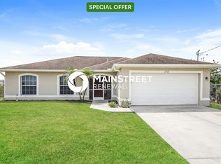 2715 72nd St W, Lehigh Acres, FL 33971
