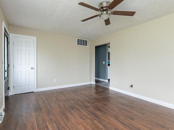 3rd image of 140 Southdale Dr