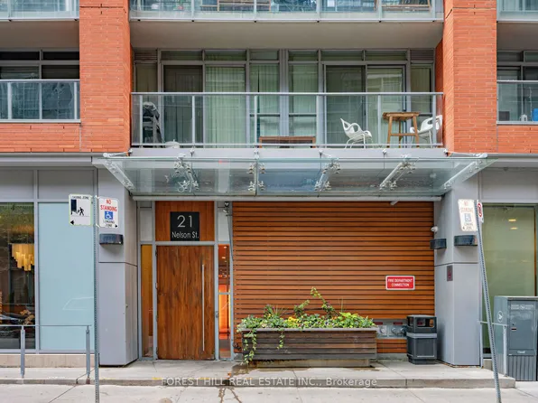 21 Nelson St #1019, Toronto, ON M5V 3H9