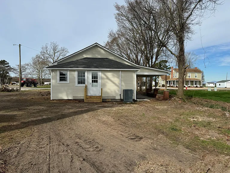 1403 Woodville Rd — Photo 4