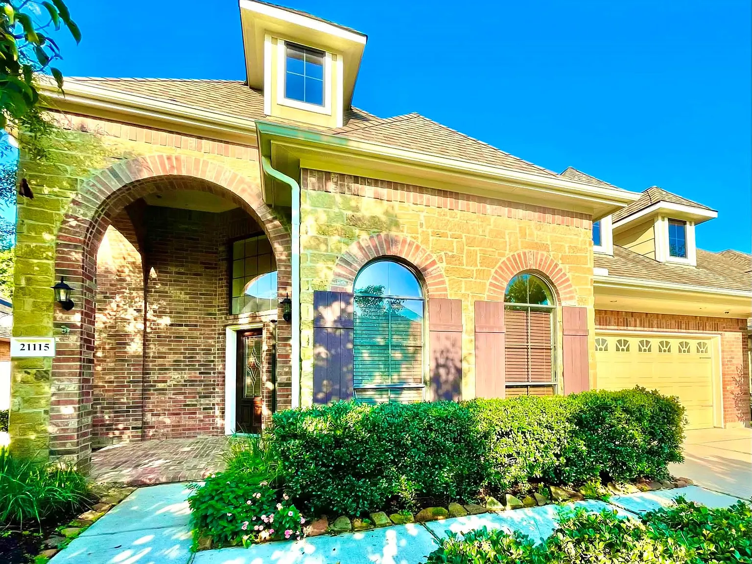 4 bed, 3.5 bath, 3484 sqft, $3,600 — Photo 2