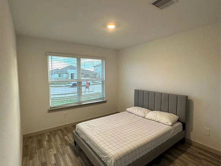 7219 Whispering Leaf St — Photo 9