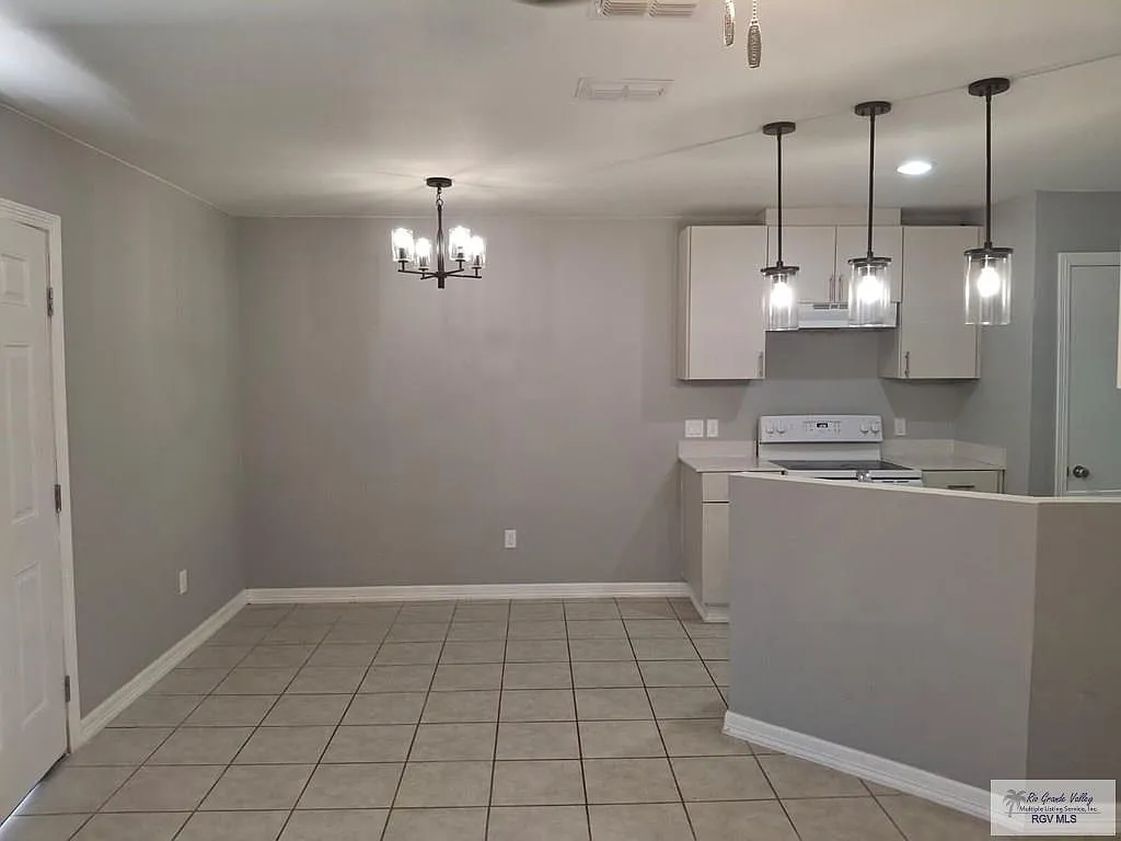2 bed, 2.0 bath, 830 sqft, $1,100 — Photo 2