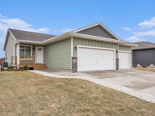 2608 S Keyrell Dr, Sioux Falls, SD 57106