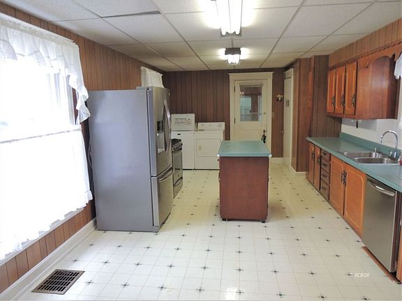4th image of 9900 Willis Dr