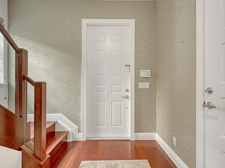72 SE 6th Ave #C — Photo 5