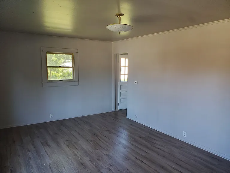 2102 S Scott St — Photo 3