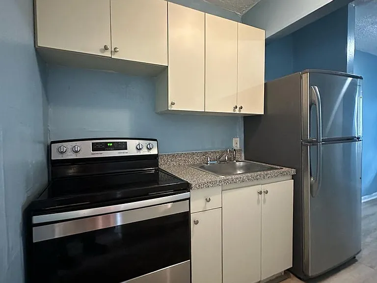 St George Apartments — Photo 52