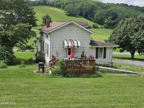 4729 E Loop Rd, Hollidaysburg, PA 16648