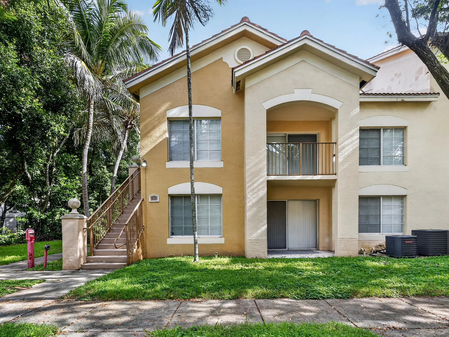 1 bed, 1.0 bath, 760 sqft, $1,800 — Photo 1
