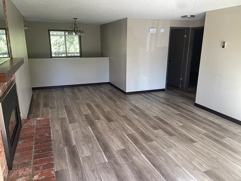 3312 S Raymond Cir — Photo 5