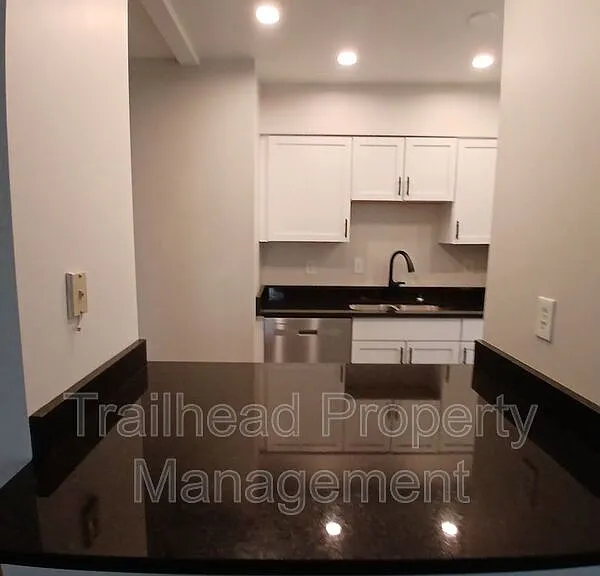 2725 Campbell St #2725-1NE — Photo 13