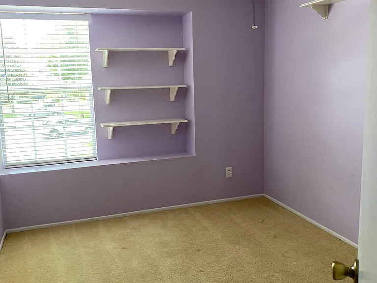 2542 Lancaster Ct — Photo 16