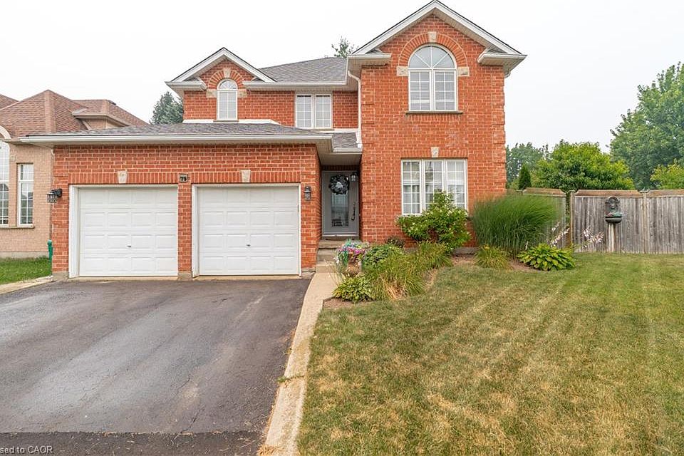 1st image of 79 Beaverbrook Cres