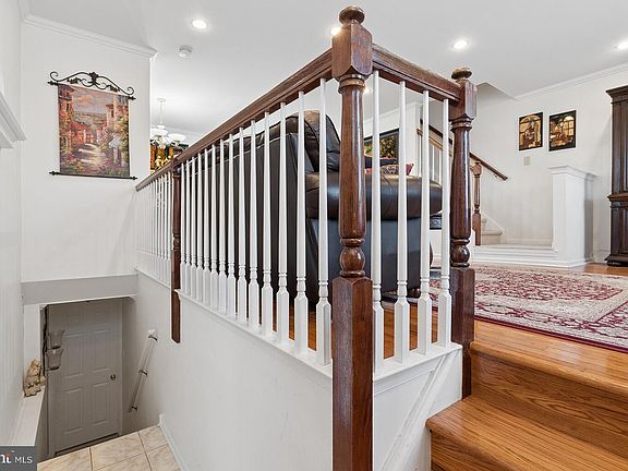 5th image of 239 Spring Valley Way