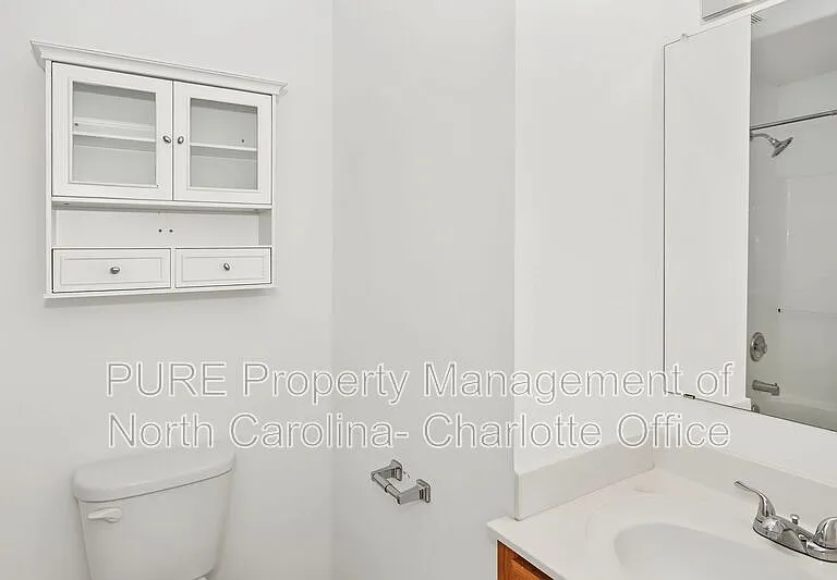 2910 Bridgeville Ln — Photo 18