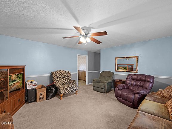 4th image of 220 Central St