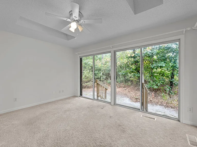 5403 Miramar Ct — Photo 7