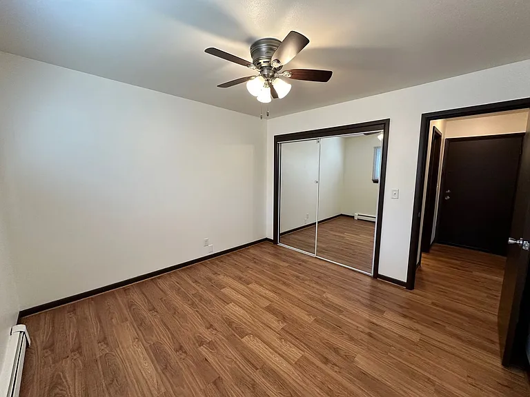 2812 E Bolivar Ave — Photo 5