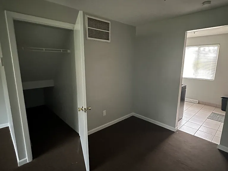 4878 Banbury Ct #4 — Photo 14