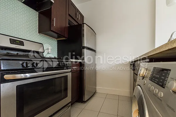 Rented by Dixon Advisory USA Inc. | media 24