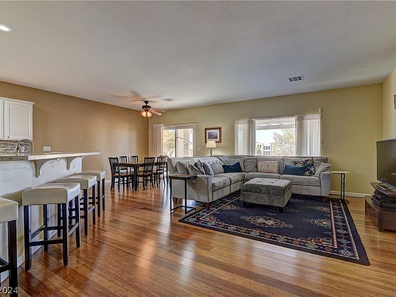 2nd image of 2422 Bedford Park Dr