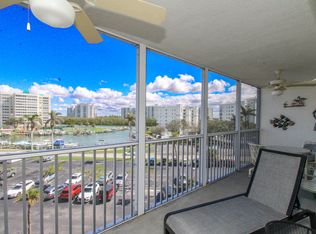 1 Bluebill Ave APT 501, Naples, FL 34108