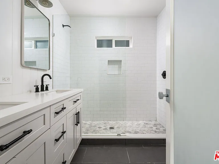 6465 Sycamore Meadows Dr — Photo 13