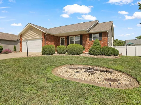 59 Julie Dr, Glen Carbon, IL 62034