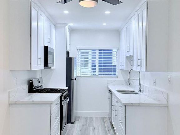 4th image of 4115 Palmwood Dr APT 5