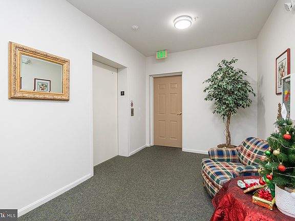 4th image of 1309 Scottsdale Dr Unit 299