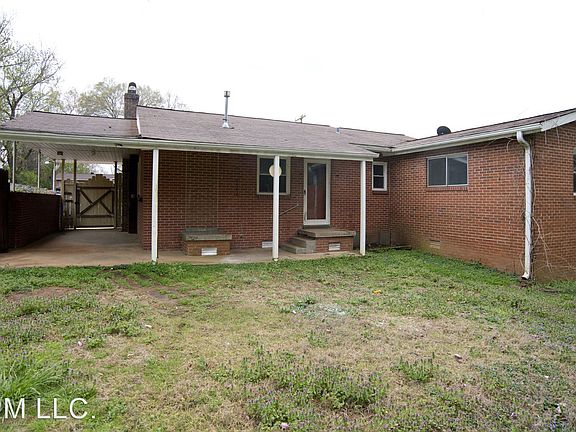 2nd image of 2104 Medaris Rd NW