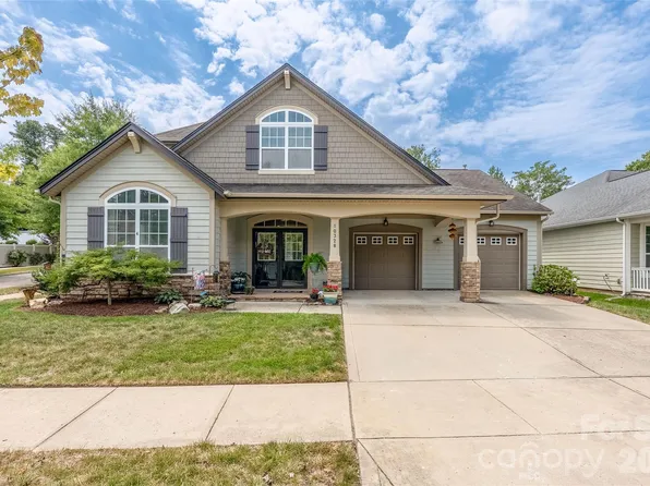 10328 Drake Hill Dr, Huntersville, NC 28078