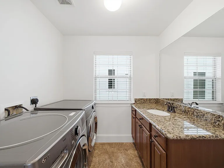 1007 Kern St — Photo 24